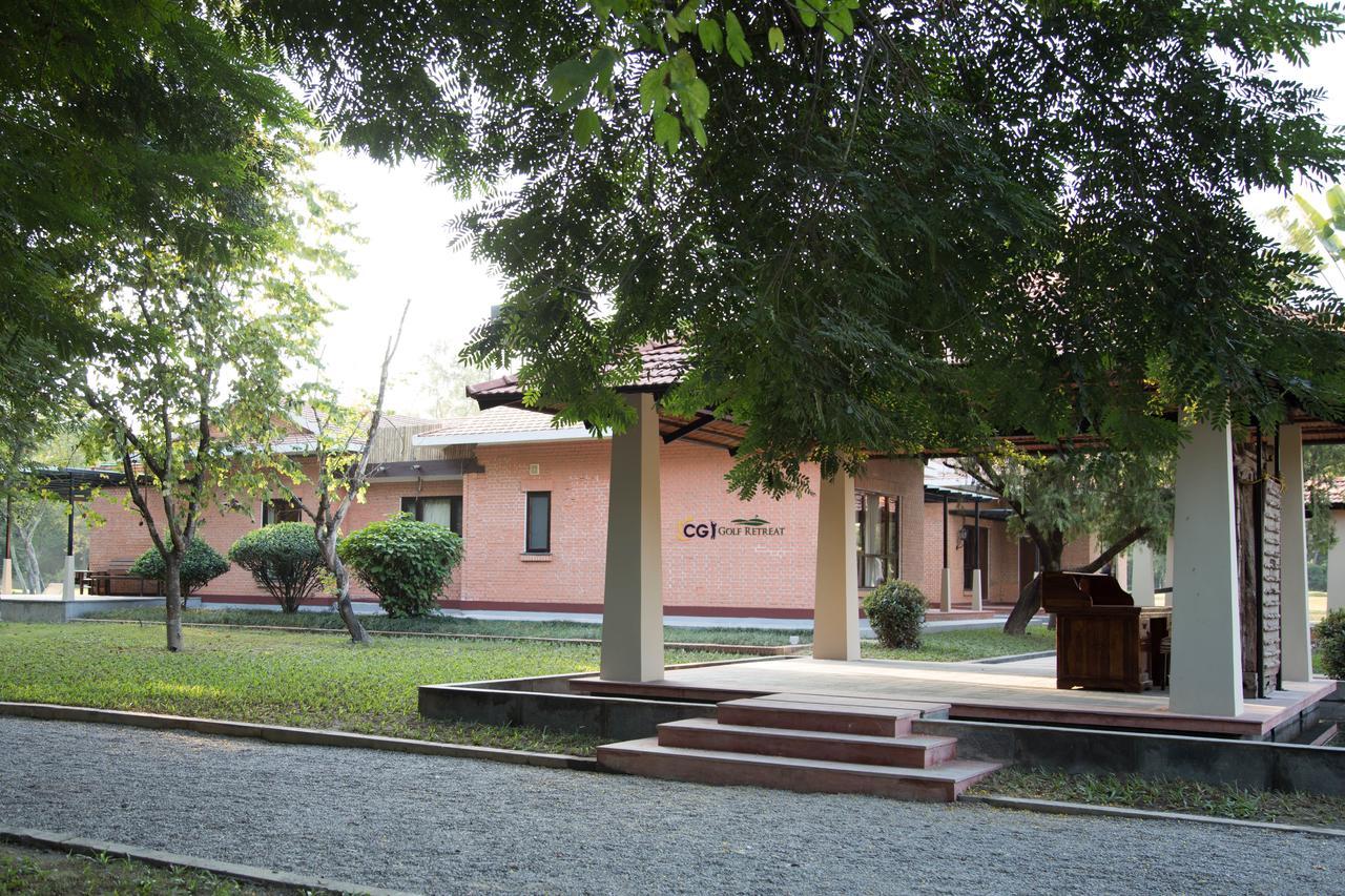 Miraaya Wellness And Golf Resort Chitwan Exteriér fotografie