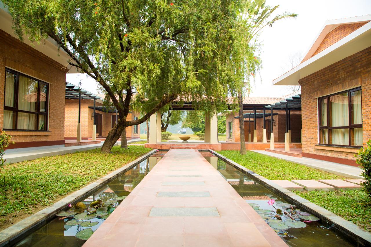 Miraaya Wellness And Golf Resort Chitwan Exteriér fotografie