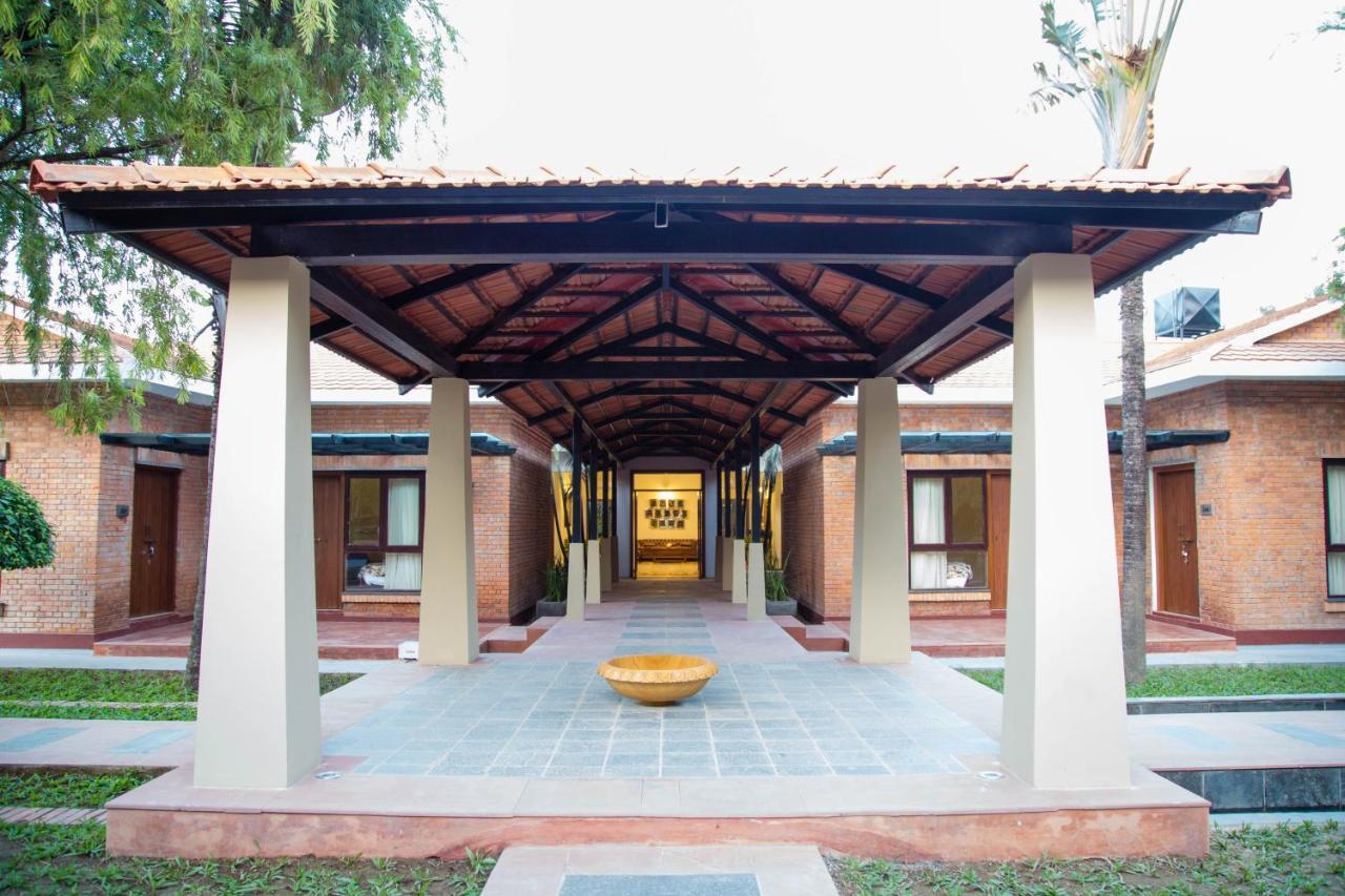 Miraaya Wellness And Golf Resort Chitwan Exteriér fotografie